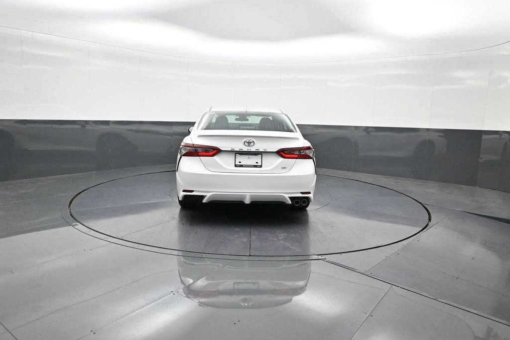 Used 2024 Toyota Camry SE image 4
