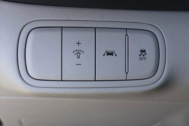 Used 2021 Hyundai Venue image 13