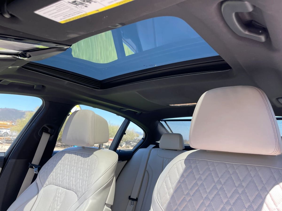 Used 2022 BMW 530e w/ Executive Package RWD image 14