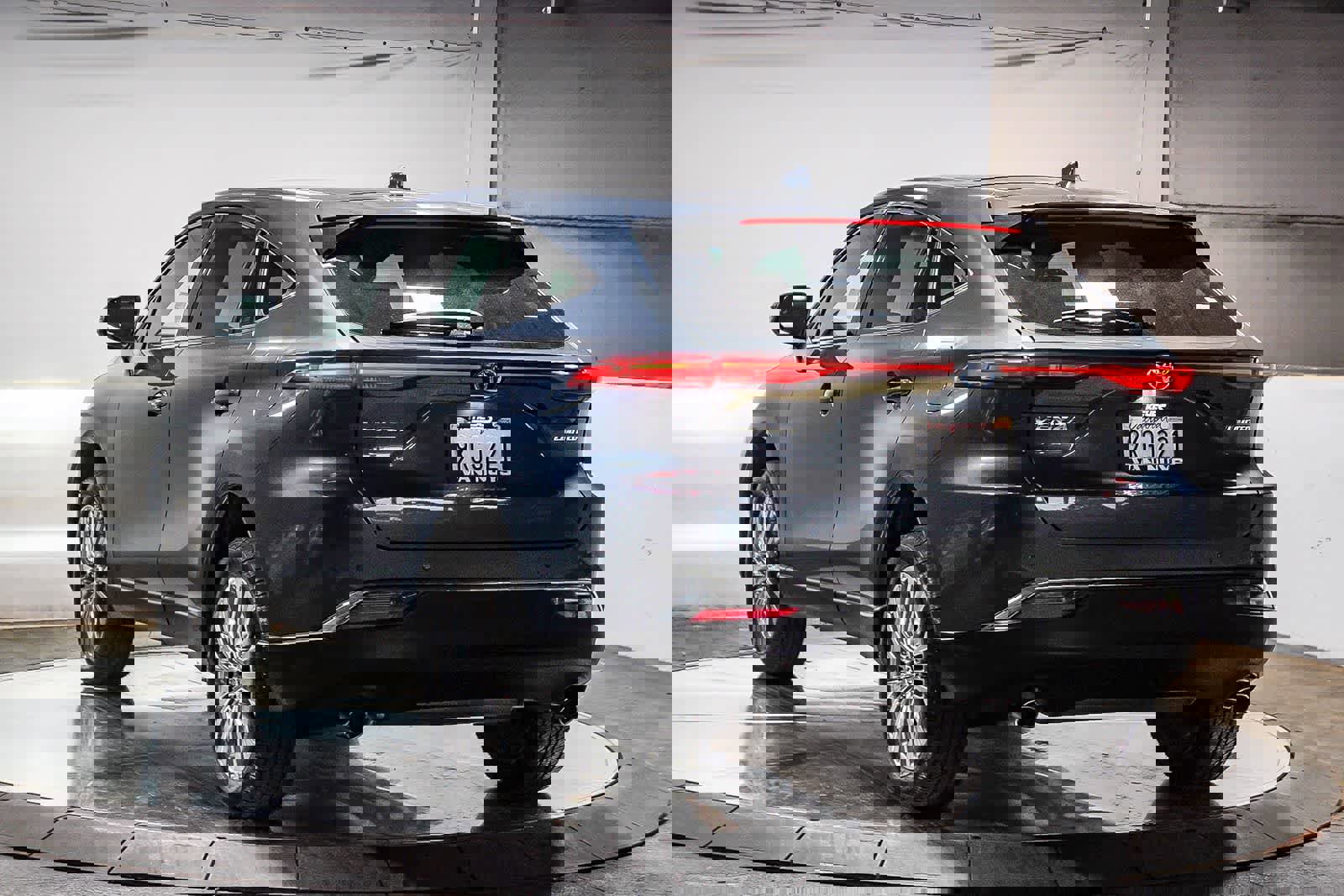 Certified 2024 Toyota Venza Limited image 6