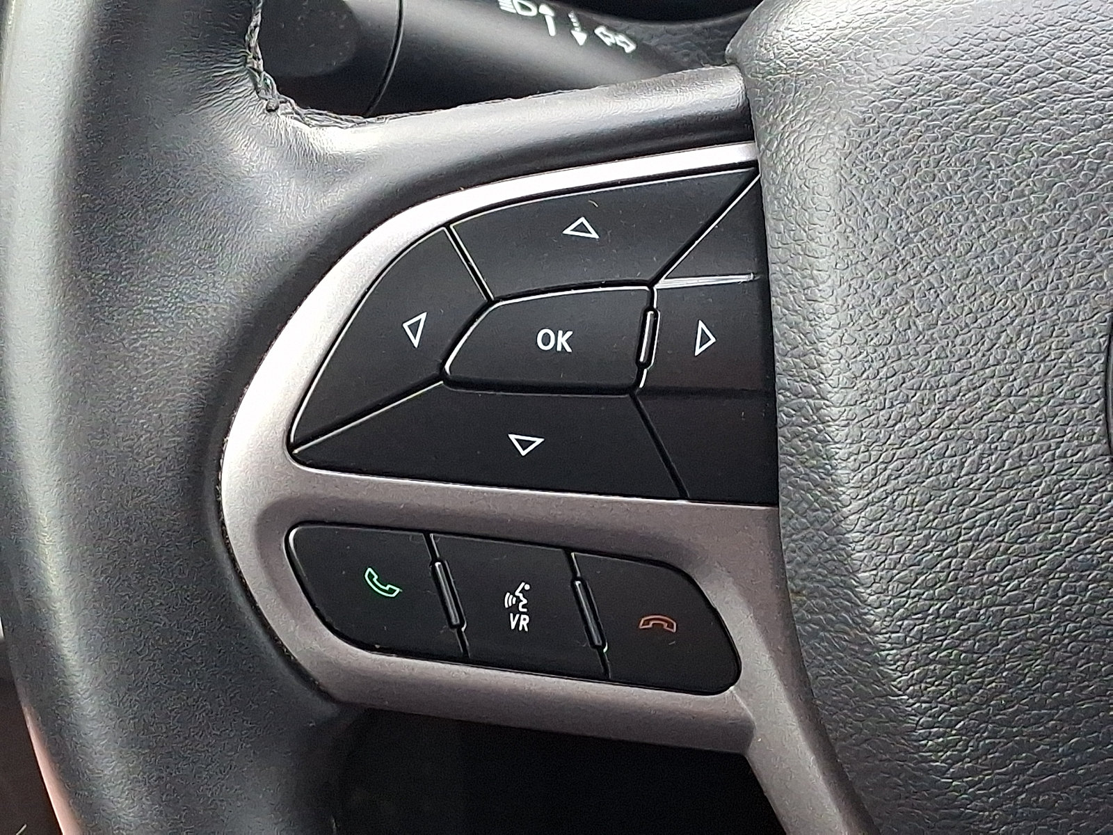 Used 2019 Jeep Cherokee Limited AWD/4WD image 22