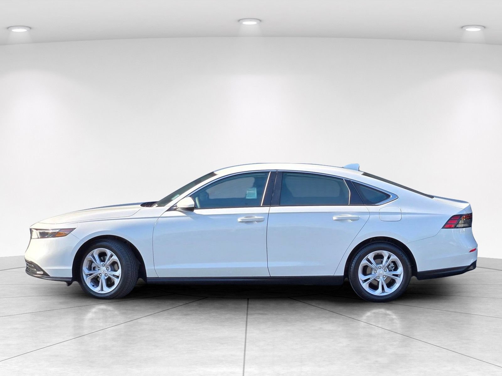 Used 2025 Honda Accord LX image 3