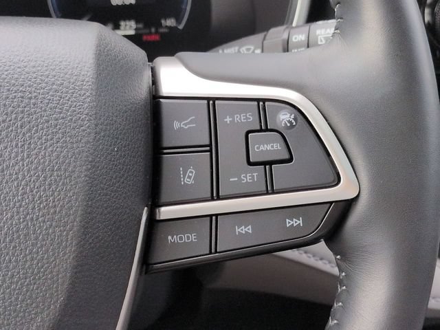 Used 2024 Toyota Highlander Limited FWD image 27