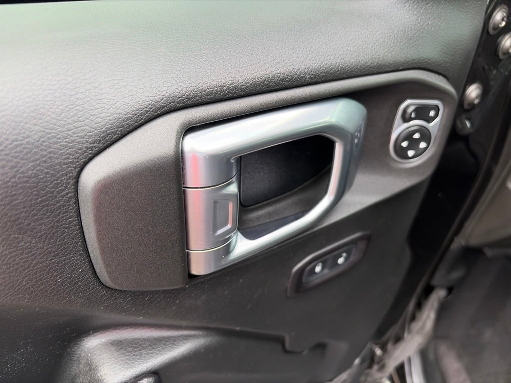 Certified 2018 Jeep Wrangler Sport AWD/4WD image 19