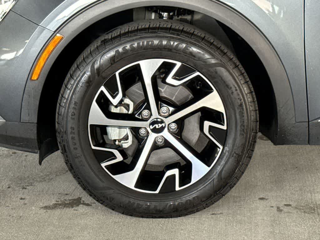 Used 2024 Kia Sportage EX FWD image 11