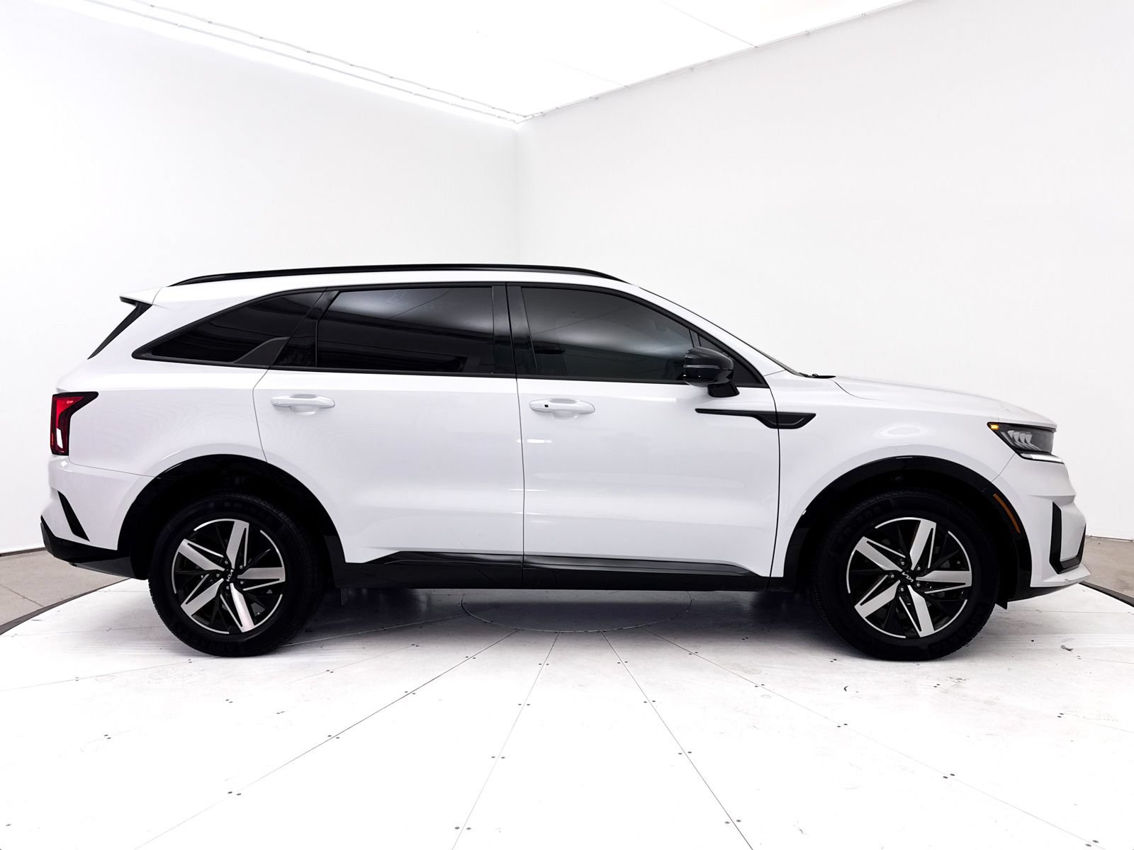 Used 2023 Kia Sorento S w/ Panoramic Sunroof Package FWD image 43