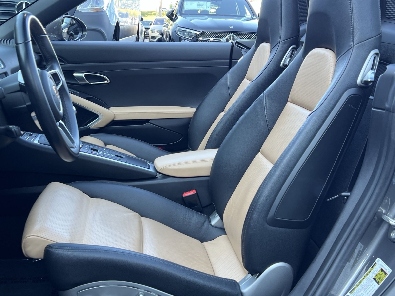 Used 2018 Porsche 718 Boxster RWD image 18