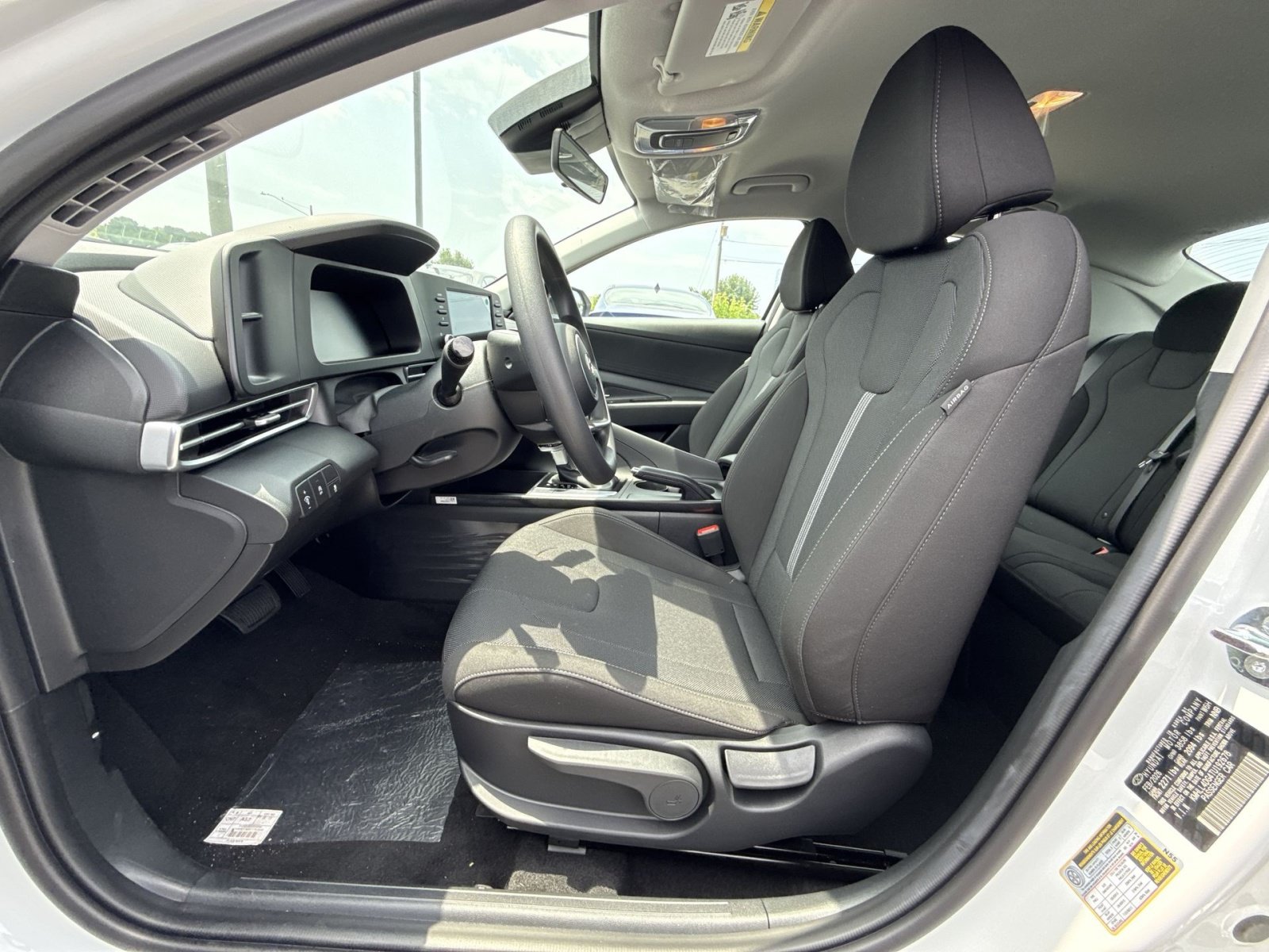 New 2026 Hyundai Elantra SE FWD image 13