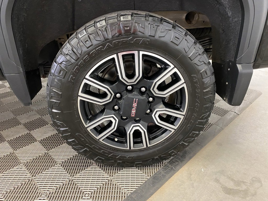 Used 2022 GMC Sierra 2500 AT4 w/ AT4 Premium Plus Package image 10