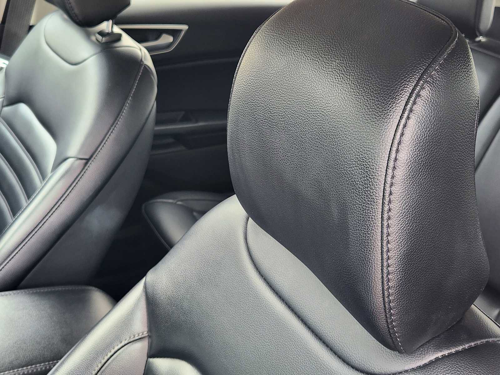 Used 2024 Ford Edge SEL image 15