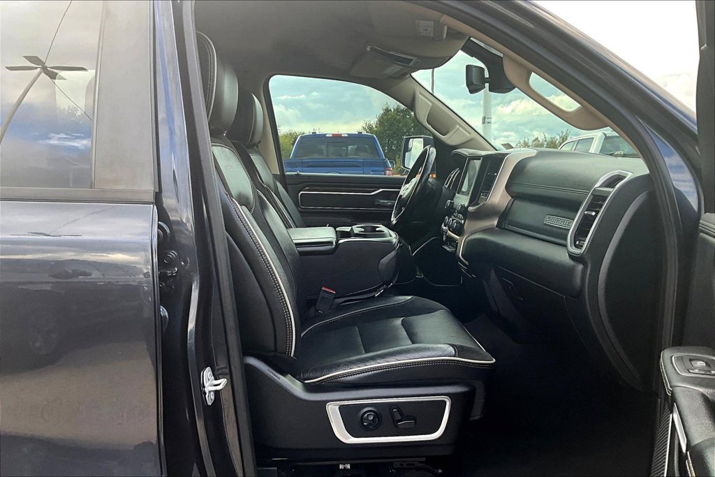Used 2019 RAM 1500 Laramie AWD/4WD image 7