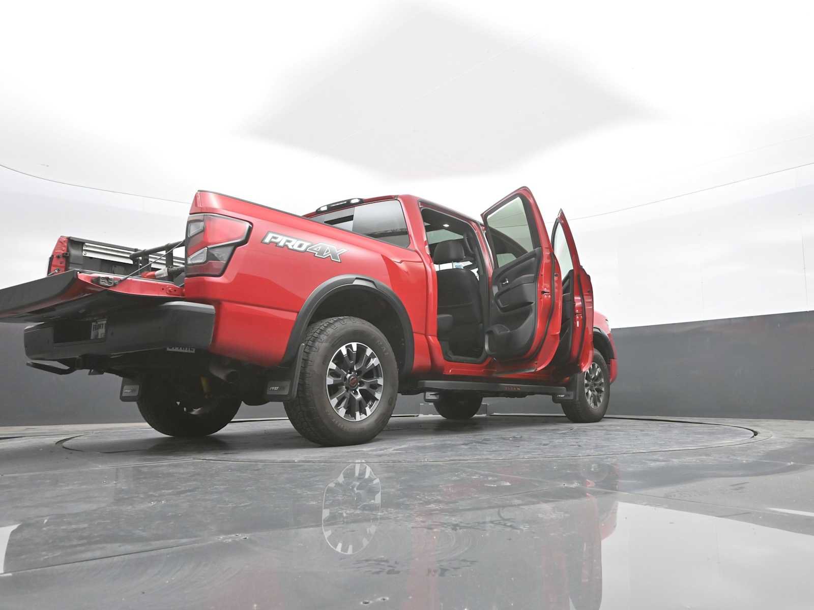 Used 2024 Nissan Titan PRO-4X w/ Pro-4x Convenience Package AWD/4WD image 54