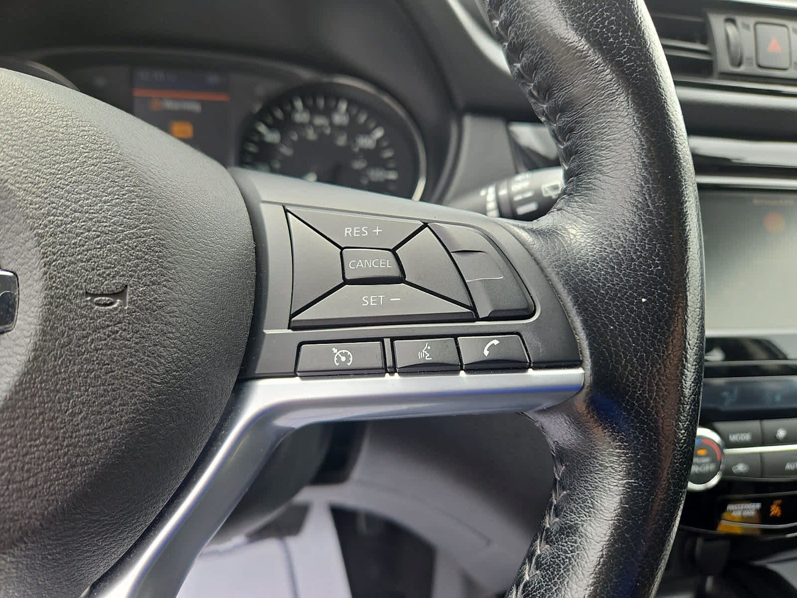 Used 2020 Nissan Rogue Sport SV w/ All-Weather Package AWD/4WD image 22