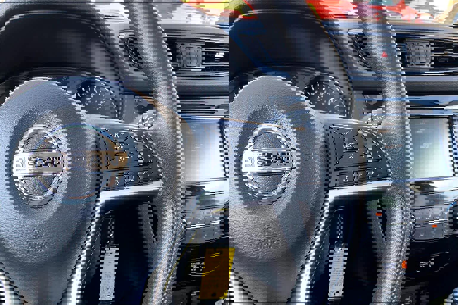 Used 2019 Nissan Rogue S image 23