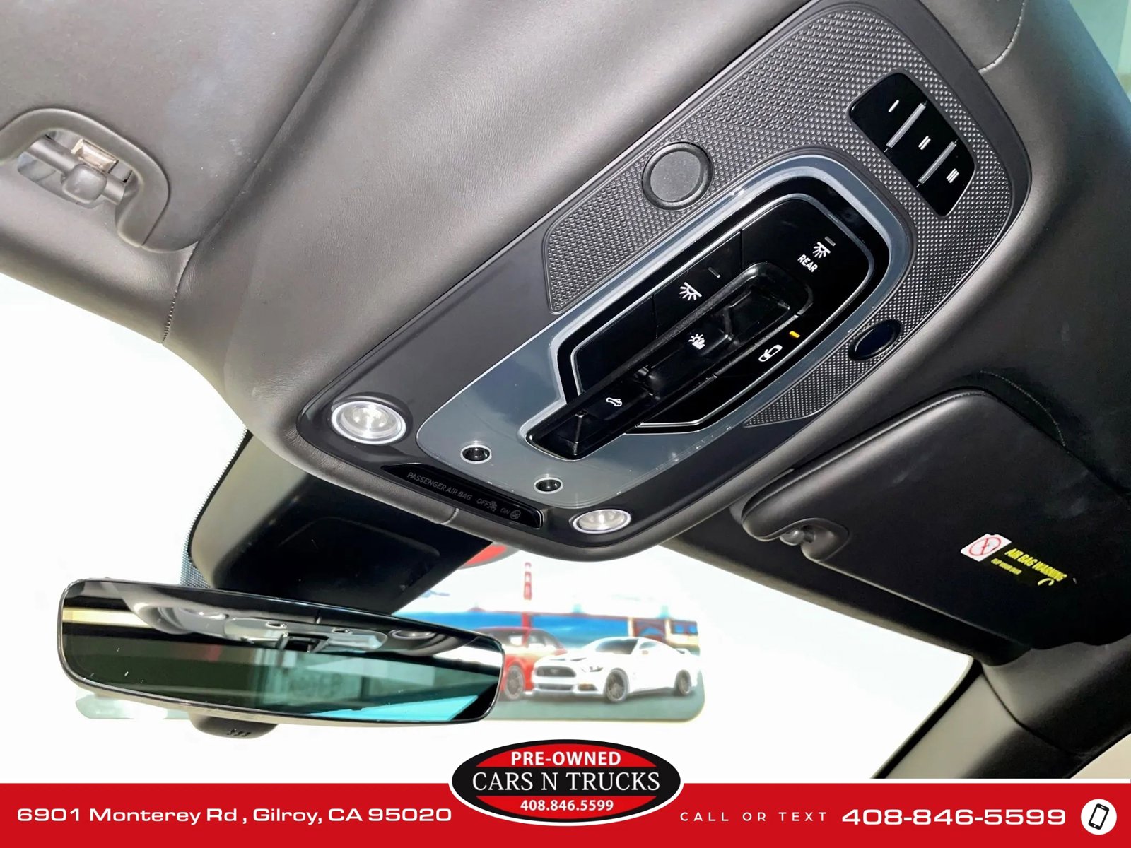 Used 2017 Bentley Bentayga image 30