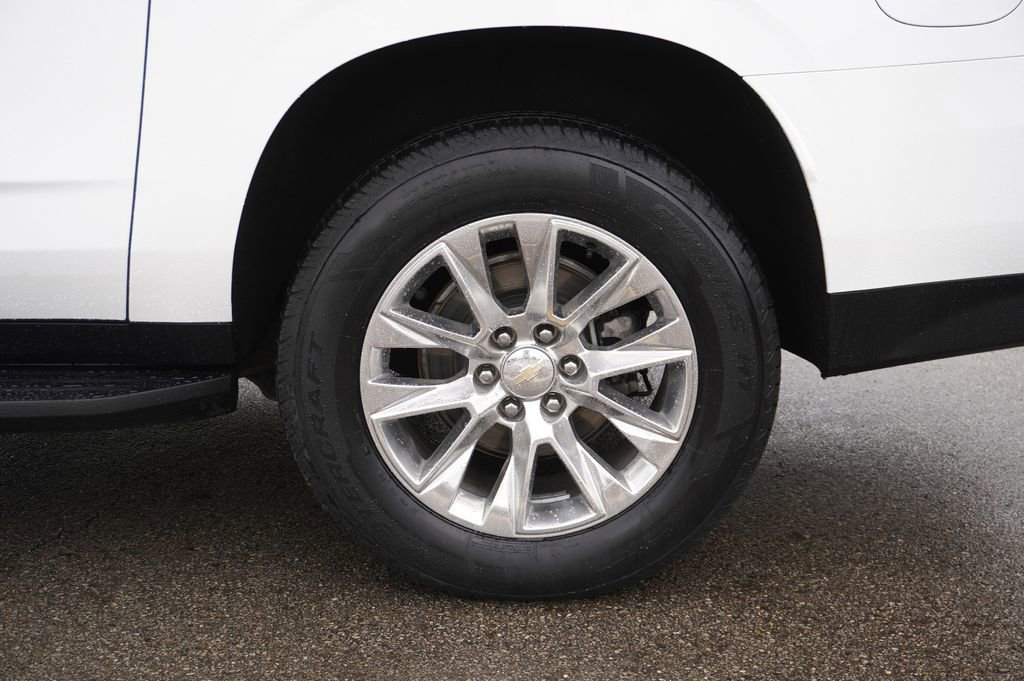 Used 2023 Chevrolet Suburban Premier image 11