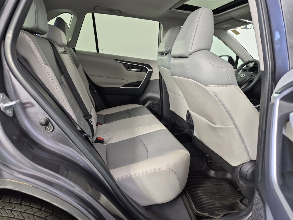Used 2022 Toyota RAV4 XLE Premium FWD image 34