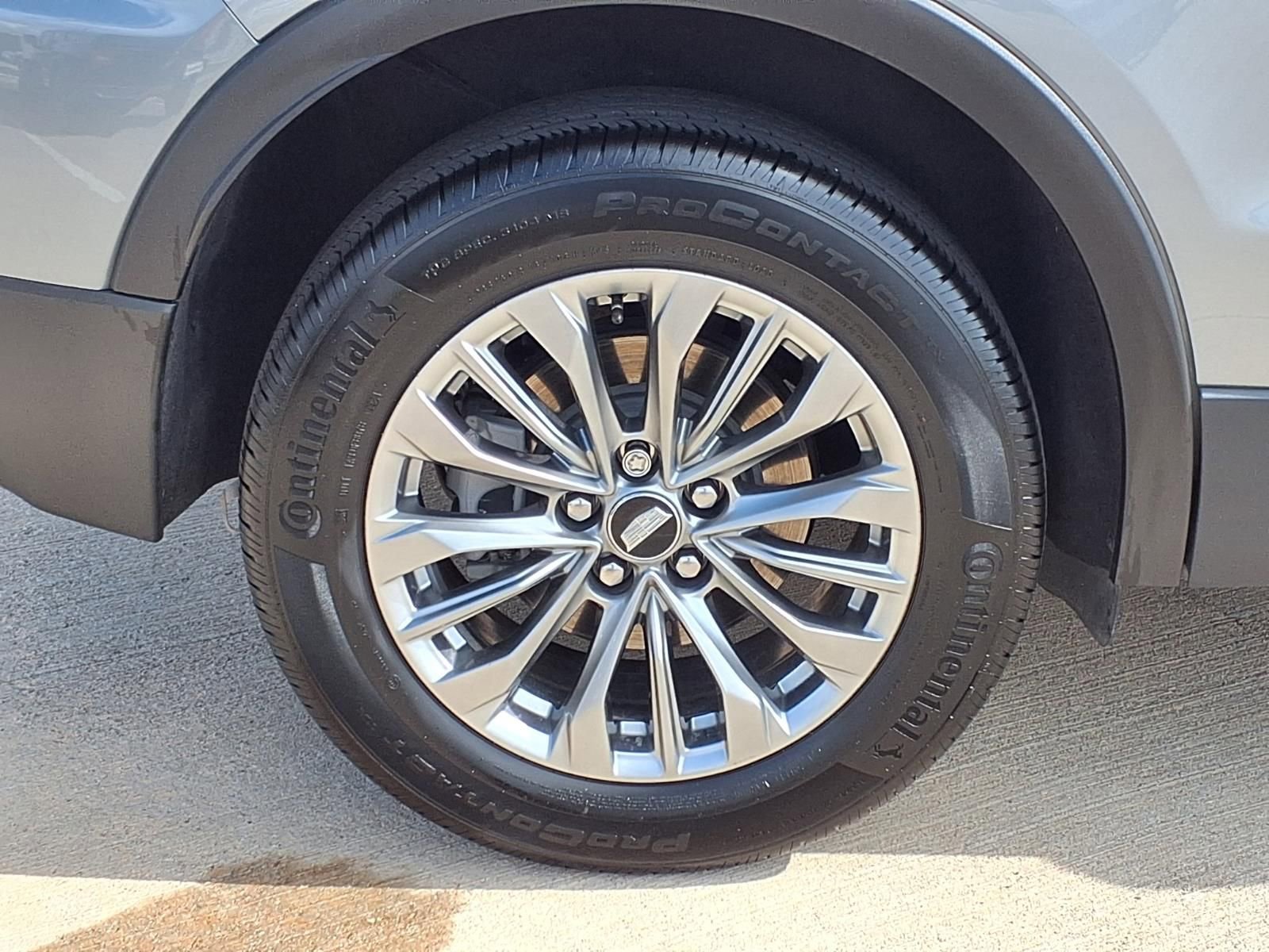 Used 2025 Cadillac XT4 Premium Luxury image 26