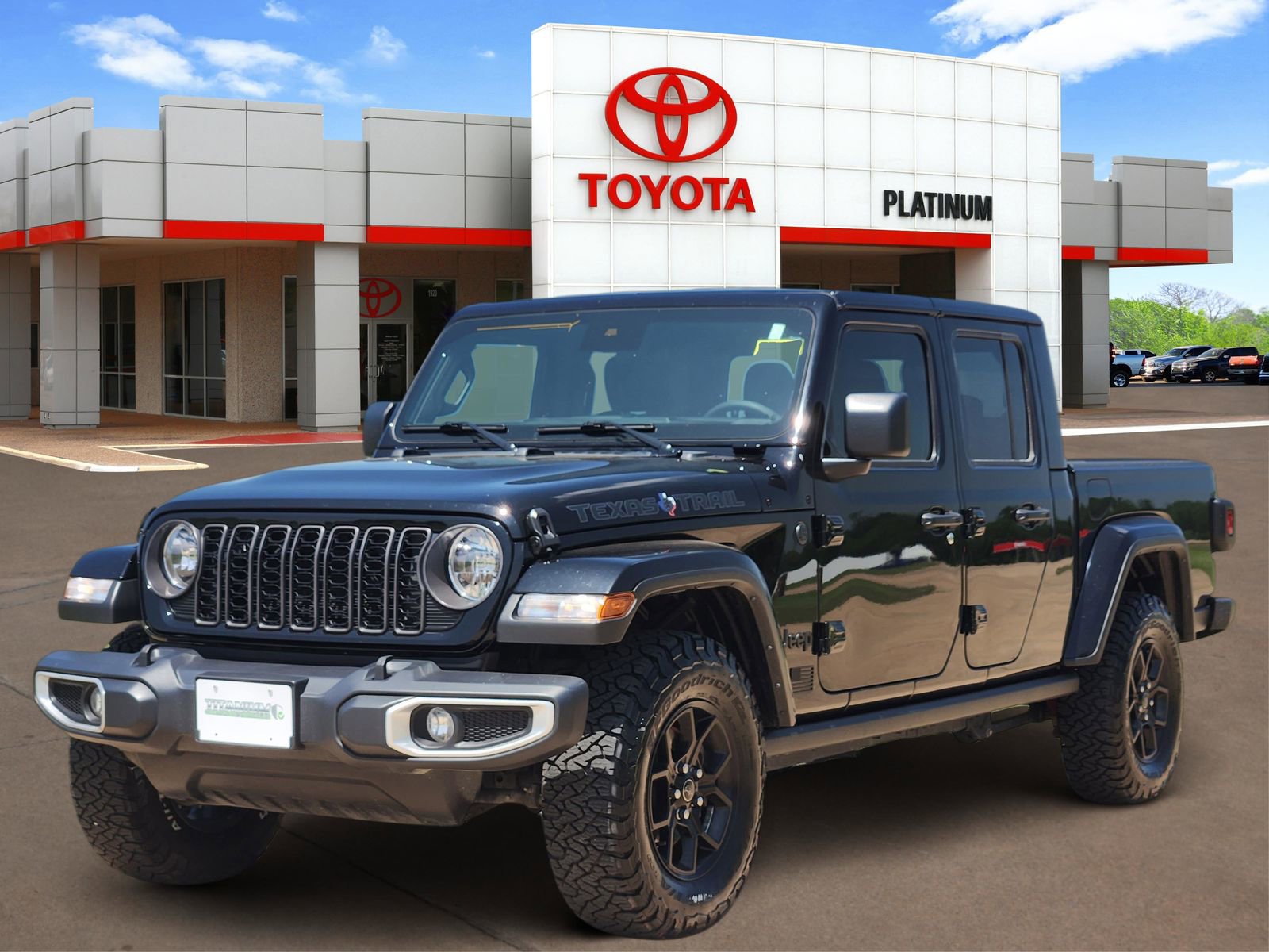 Used 2024 Jeep Gladiator Sport AWD/4WD image 2