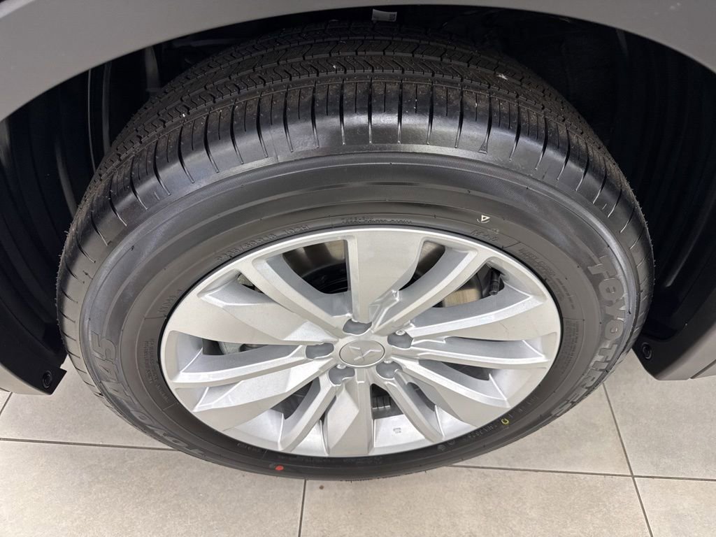 New 2026 Mitsubishi Outlander ES FWD image 41