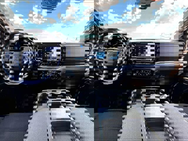 Used 2022 Chevrolet Silverado 1500 RST AWD/4WD image 21