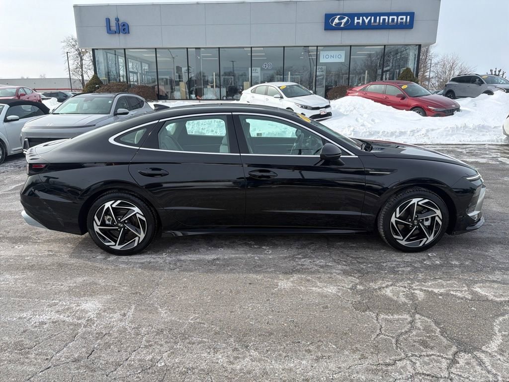 Certified 2024 Hyundai Sonata SEL w/ Convenience Package image 2