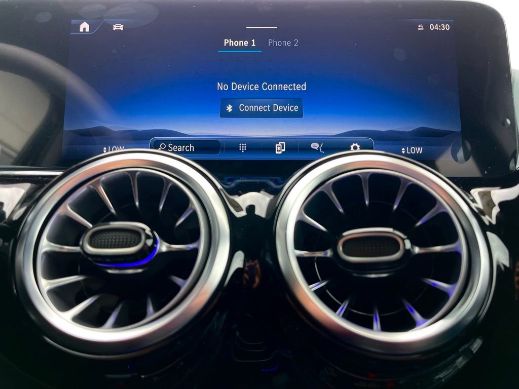 Used 2025 Mercedes-Benz GLA 250 4MATIC image 29