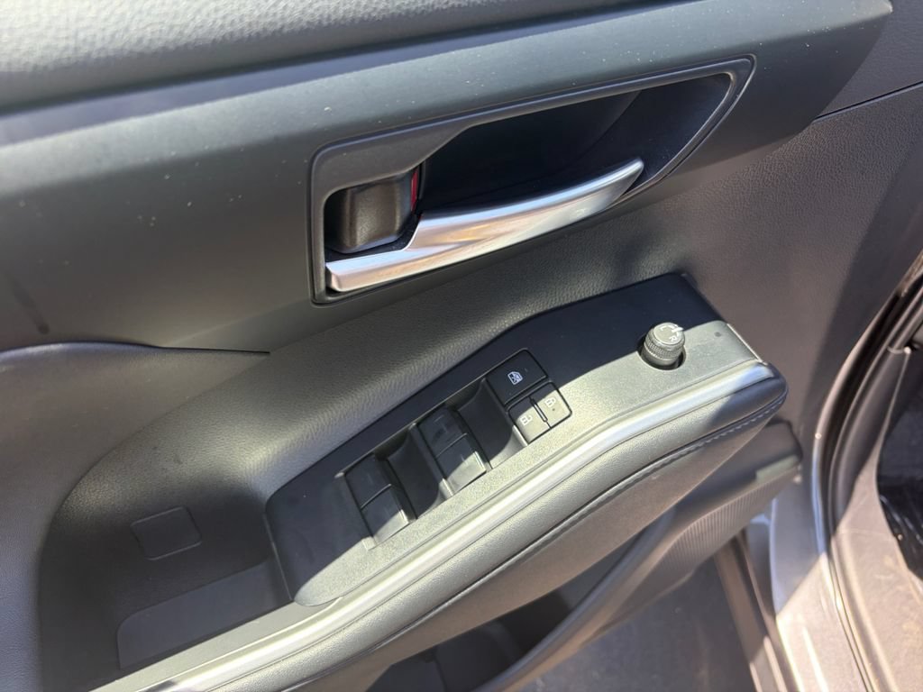 Used 2023 Toyota Highlander XSE FWD image 11