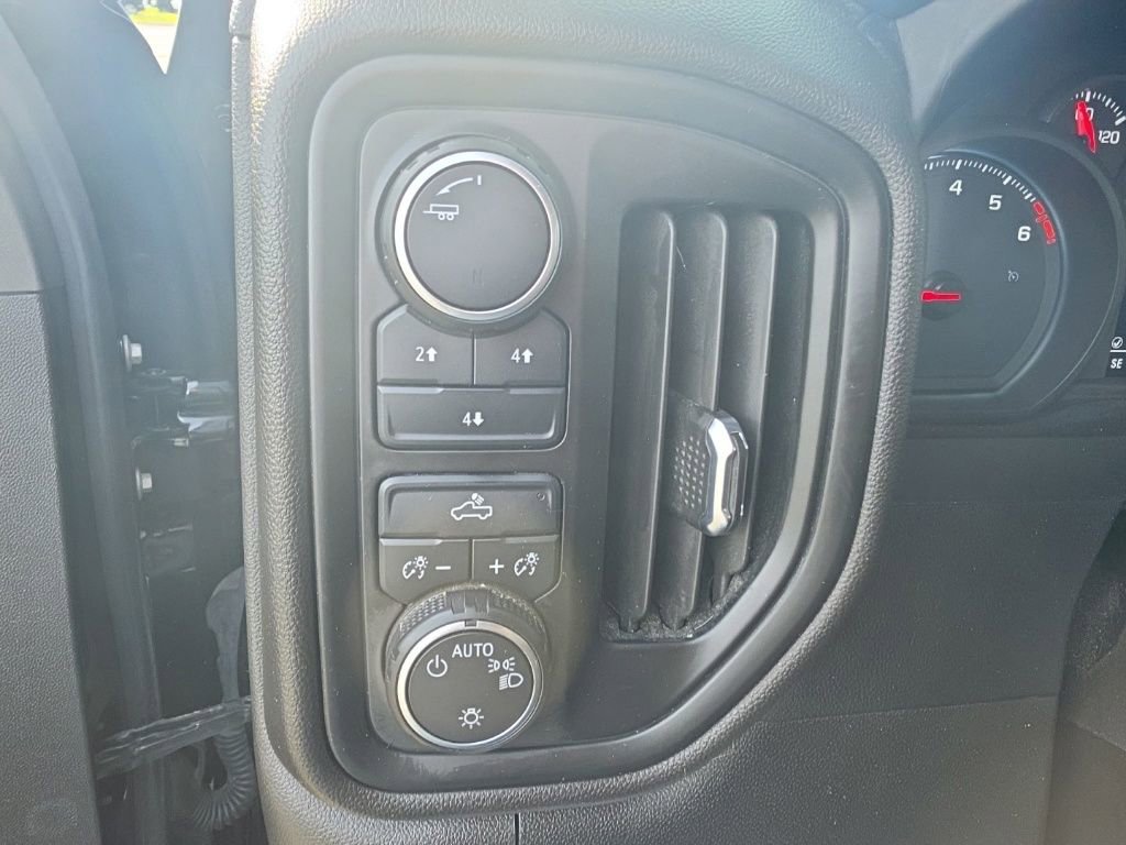Used 2022 Chevrolet Silverado 2500 Custom w/ Infotainment Package AWD/4WD image 18
