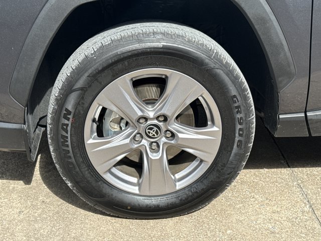Used 2025 Toyota RAV4 XLE FWD image 13