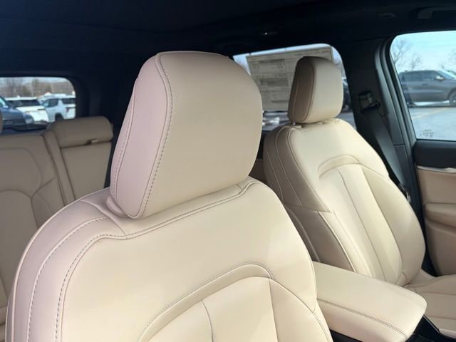 New 2025 Jeep Grand Cherokee Limited AWD/4WD image 32