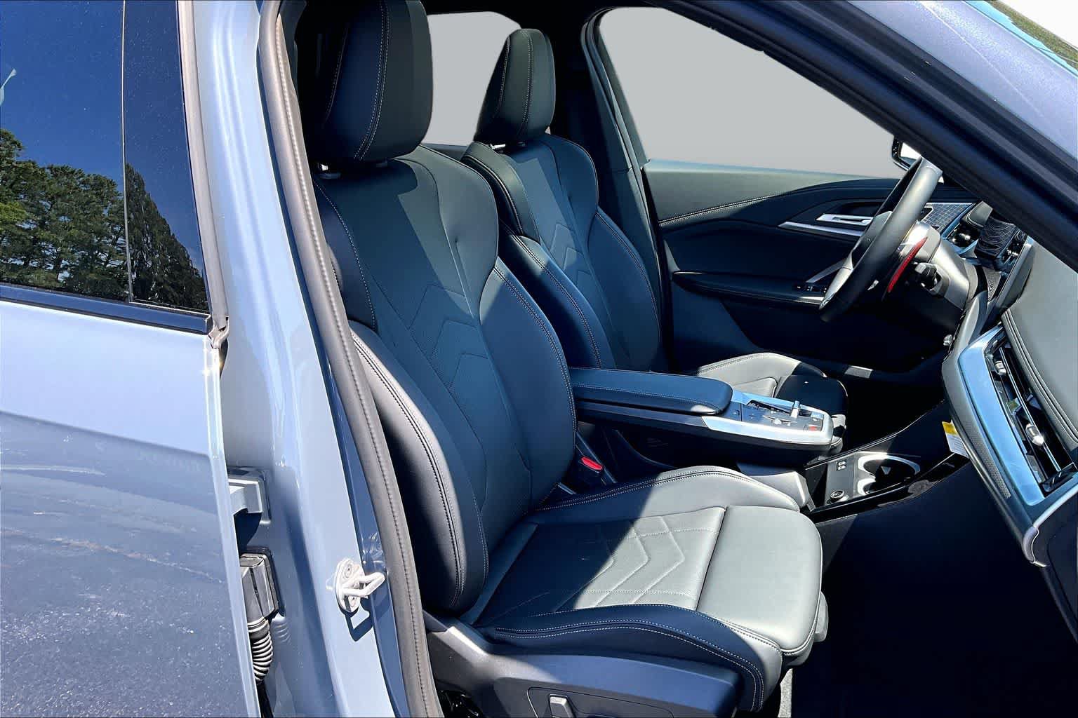 Certified 2025 BMW X1 M35i AWD/4WD image 9