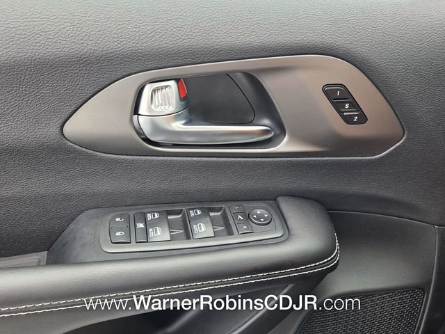 New 2027 Chrysler Pacifica Select FWD image 32