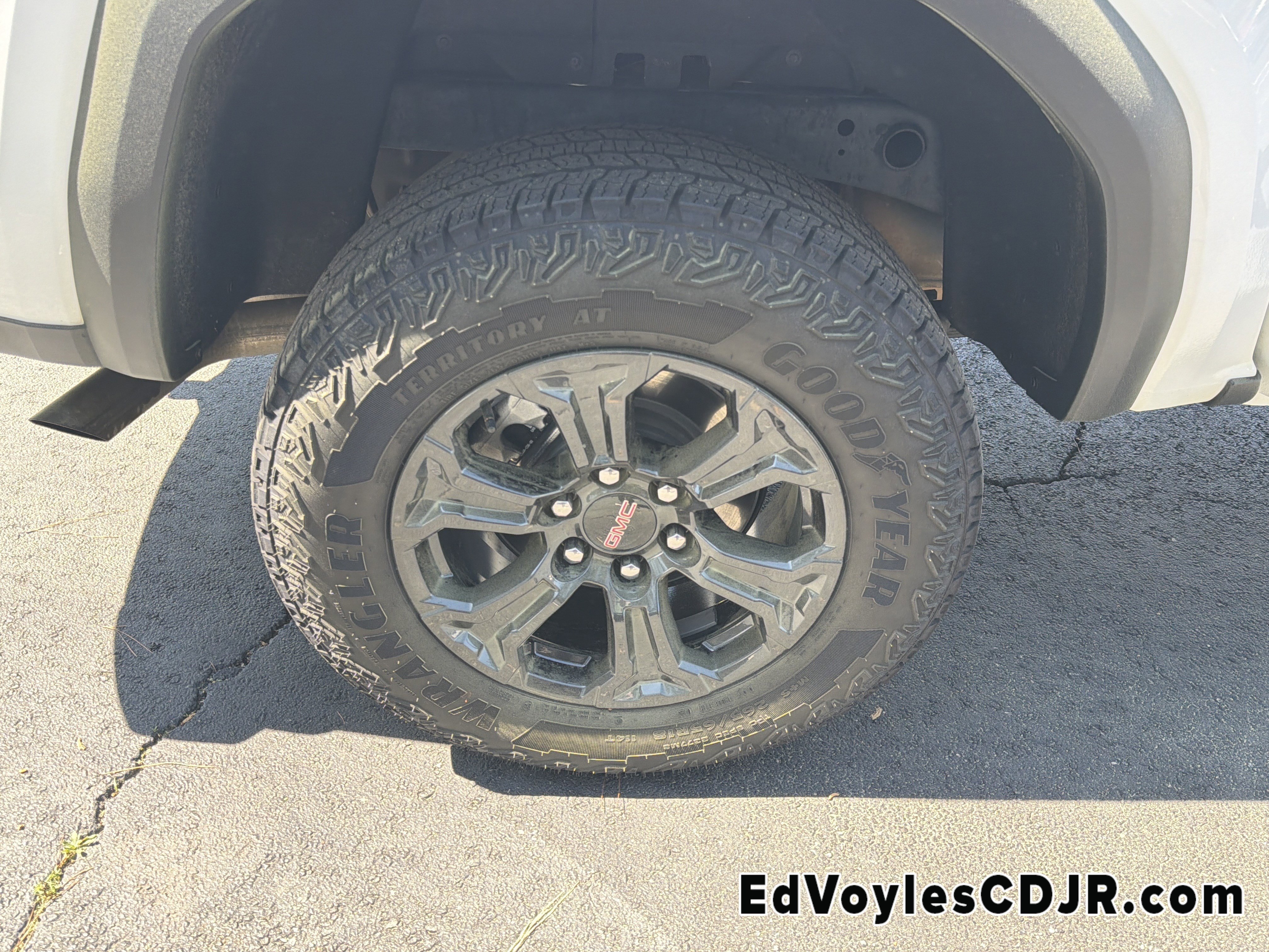 Used 2025 GMC Canyon Elevation image 21