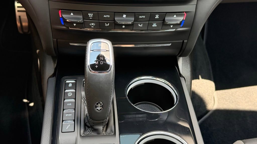 Used 2023 Maserati Ghibli Modena Q4 AWD/4WD image 20