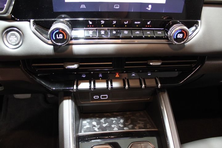 New 2026 GMC Canyon Elevation w/ Convenience Package image 38