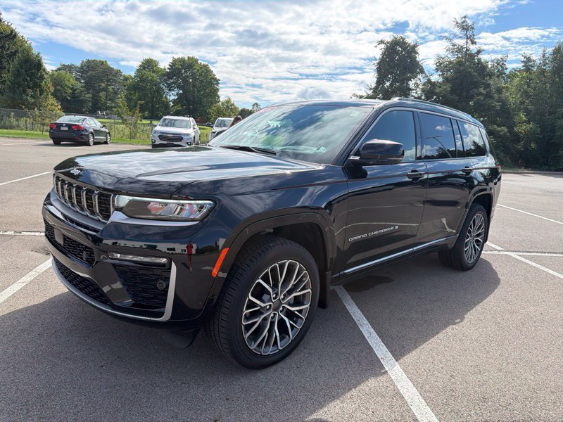 Used 2026 Jeep Grand Cherokee L Summit w/ Advanced Protech Group IV AWD/4WD image 7