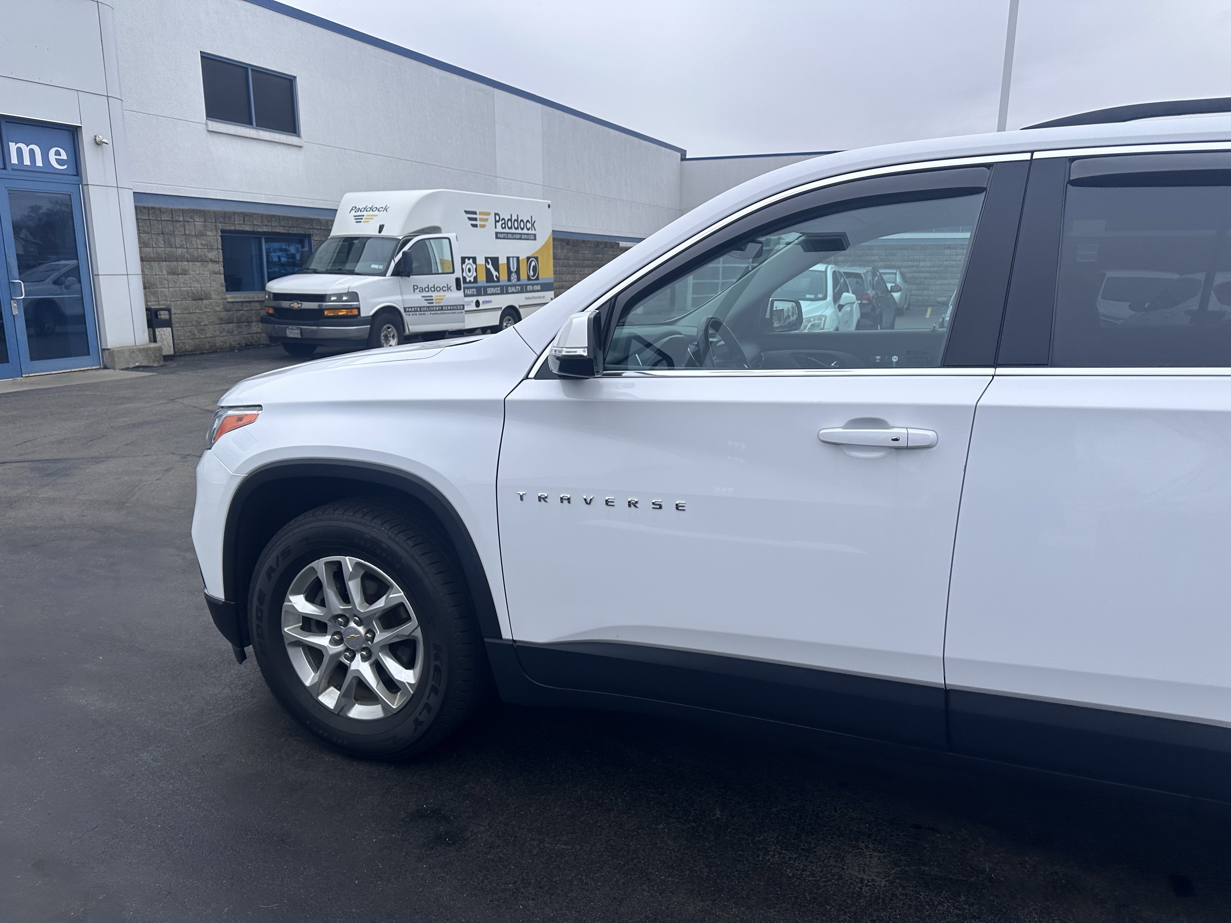 Used 2020 Chevrolet Traverse LT image 6