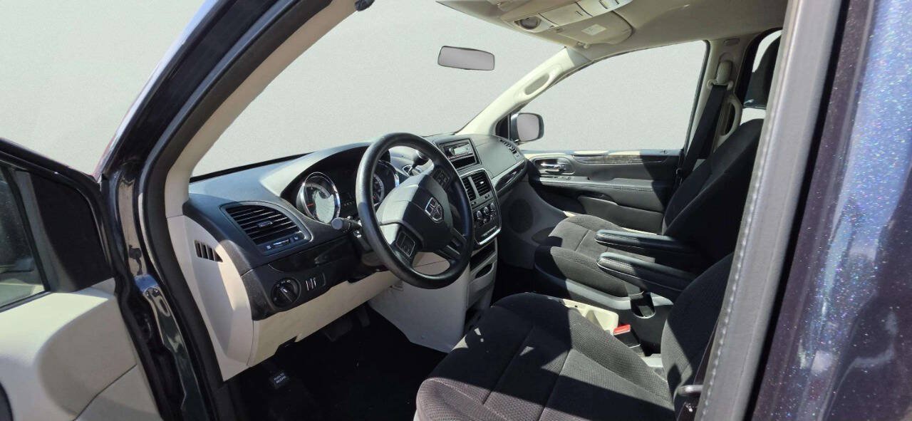 Used 2014 Dodge Grand Caravan SXT FWD image 7