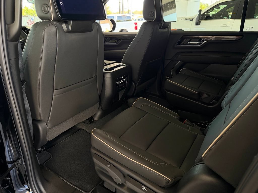 New 2026 GMC Yukon XL Elevation w/ Elevation Premium Package RWD image 15