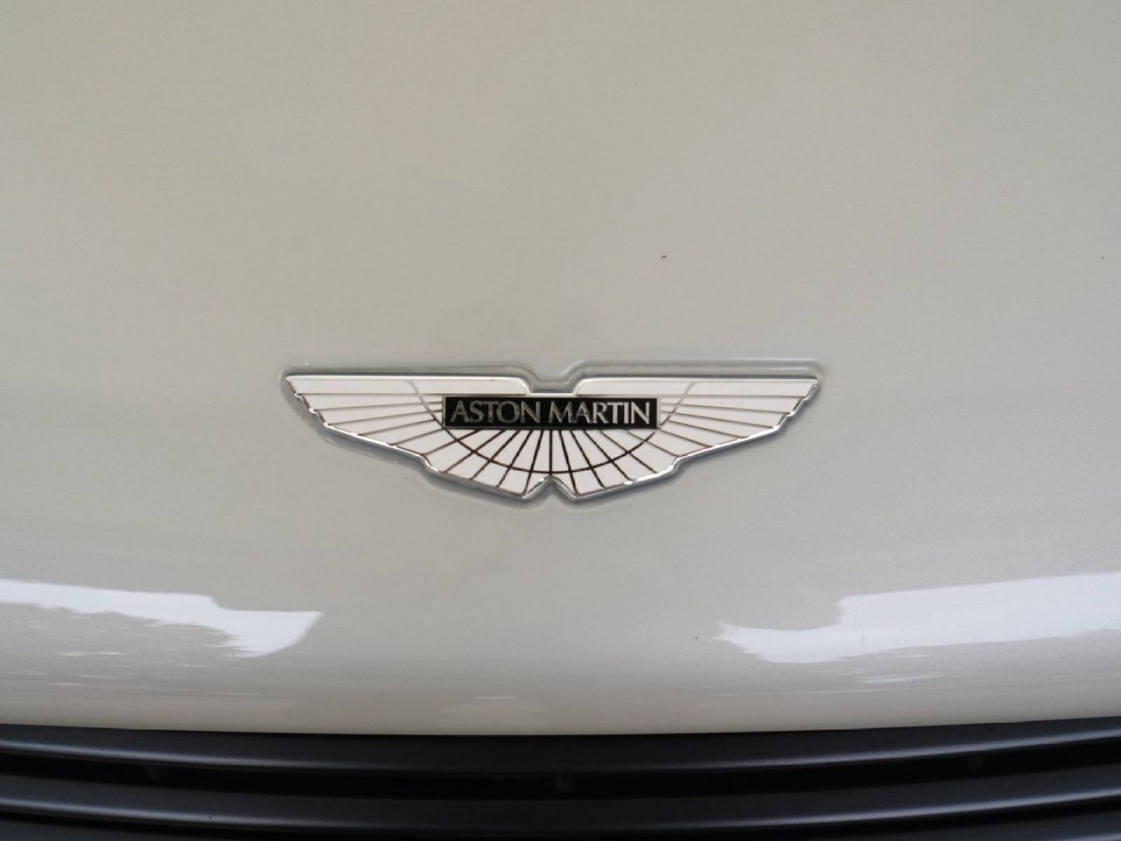 Used 2016 Aston Martin Vanquish Coupe RWD image 46