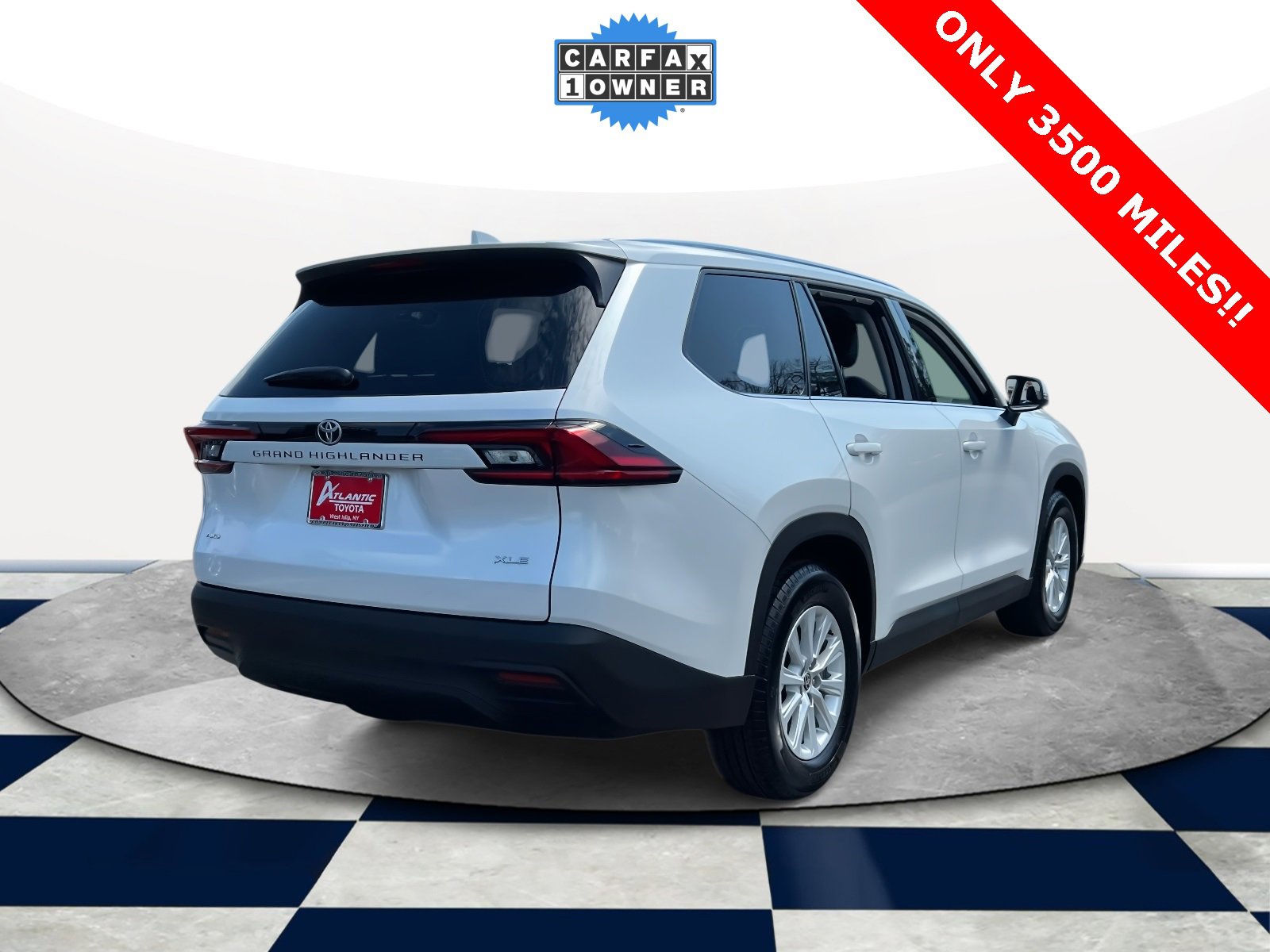 Used 2025 Toyota Grand Highlander AWD image 6