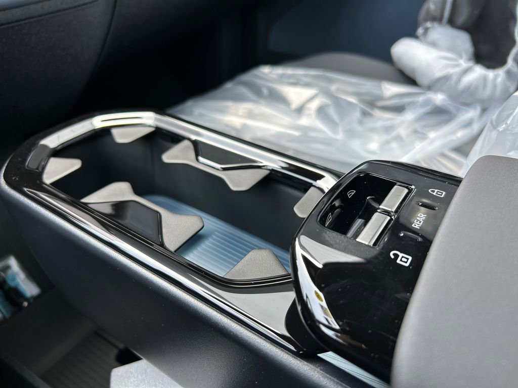 New 2026 Volvo EX30 Plus w/ Climate Package image 19