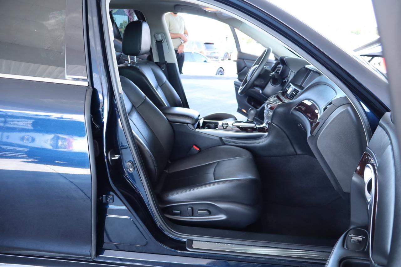 Used 2017 INFINITI Q70 L 3.7 AWD/4WD image 37