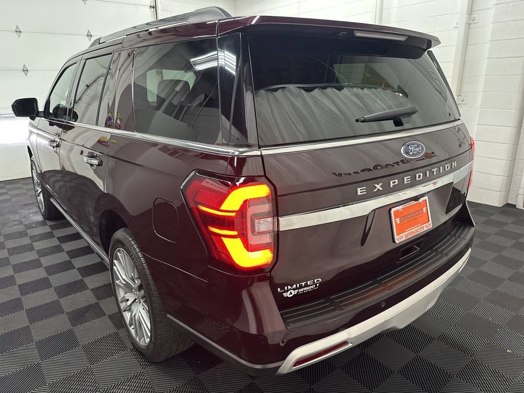 Used 2024 Ford Expedition Limited AWD/4WD image 7