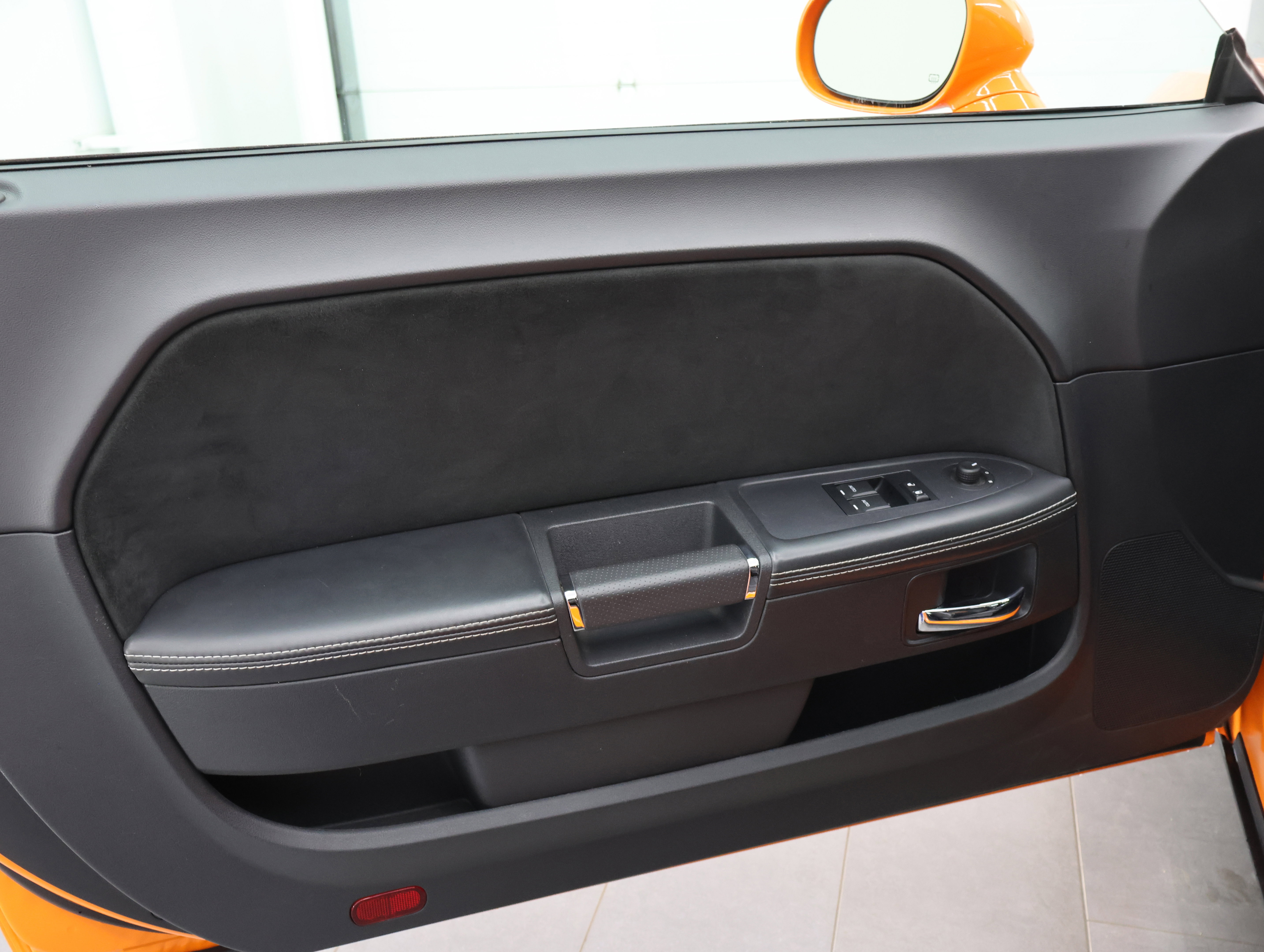 Used 2014 Dodge Challenger SRT8 image 35