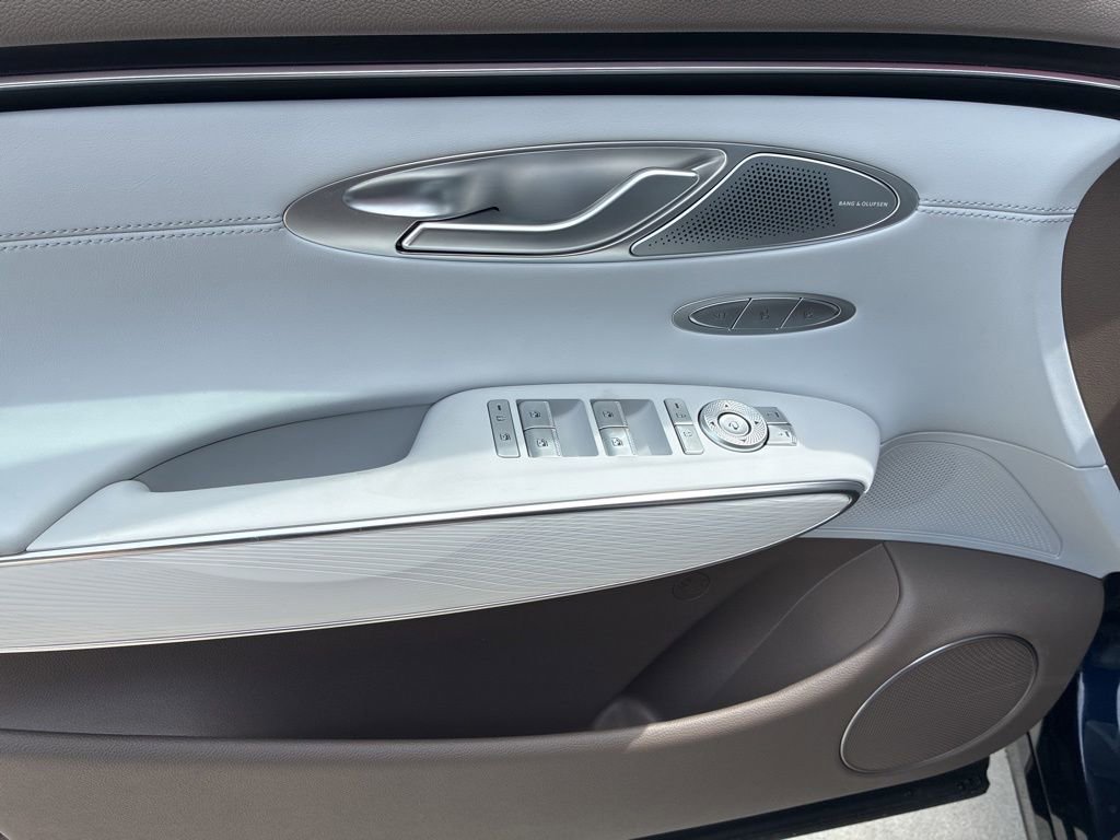 New 2026 Genesis GV70 2.5T Advanced AWD/4WD image 18