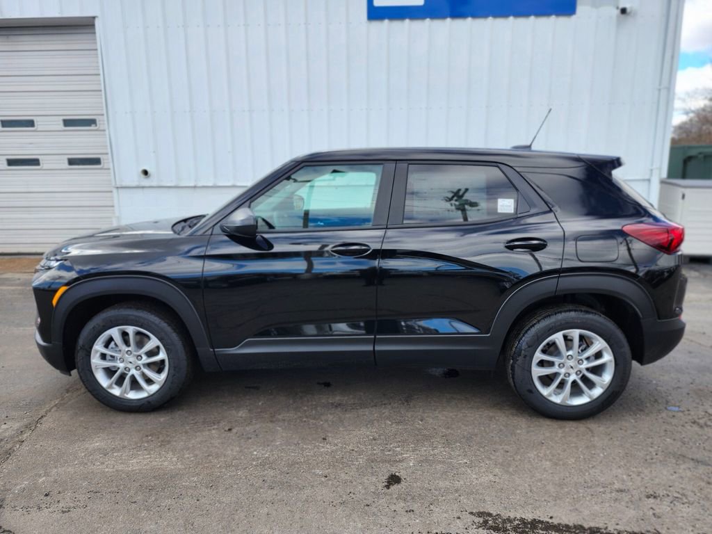 New 2026 Chevrolet TrailBlazer LS AWD/4WD image 2