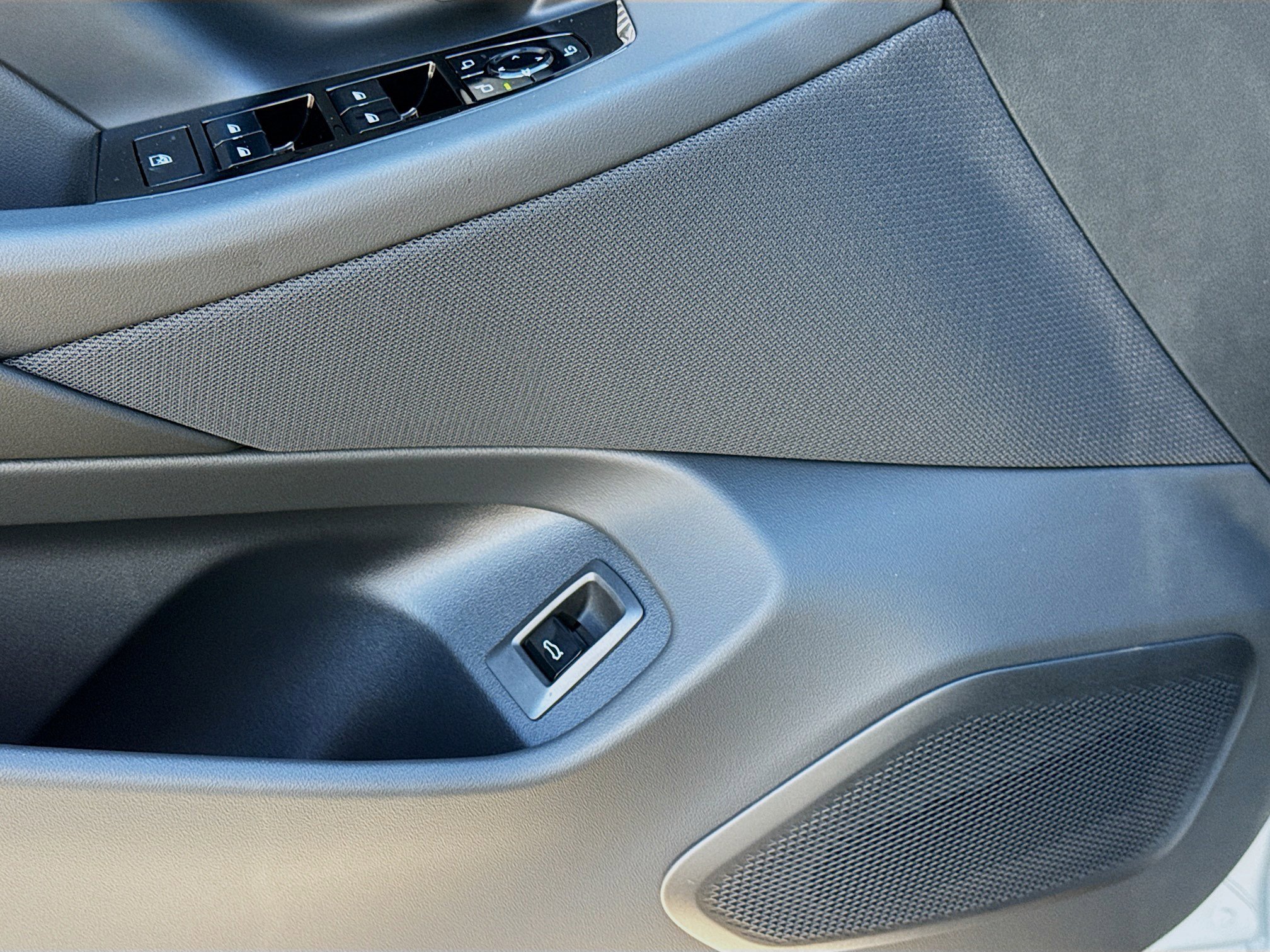 New 2026 BMW i5 eDrive40 image 24