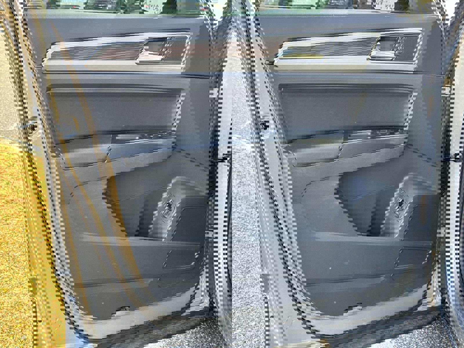 Used 2021 Volkswagen Atlas SE image 14